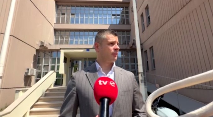 Odbrana ponovo očekuje oslobađajuću presudu: Advokat Stefan Jovanović (Foto: Televizija E, stop kadar)