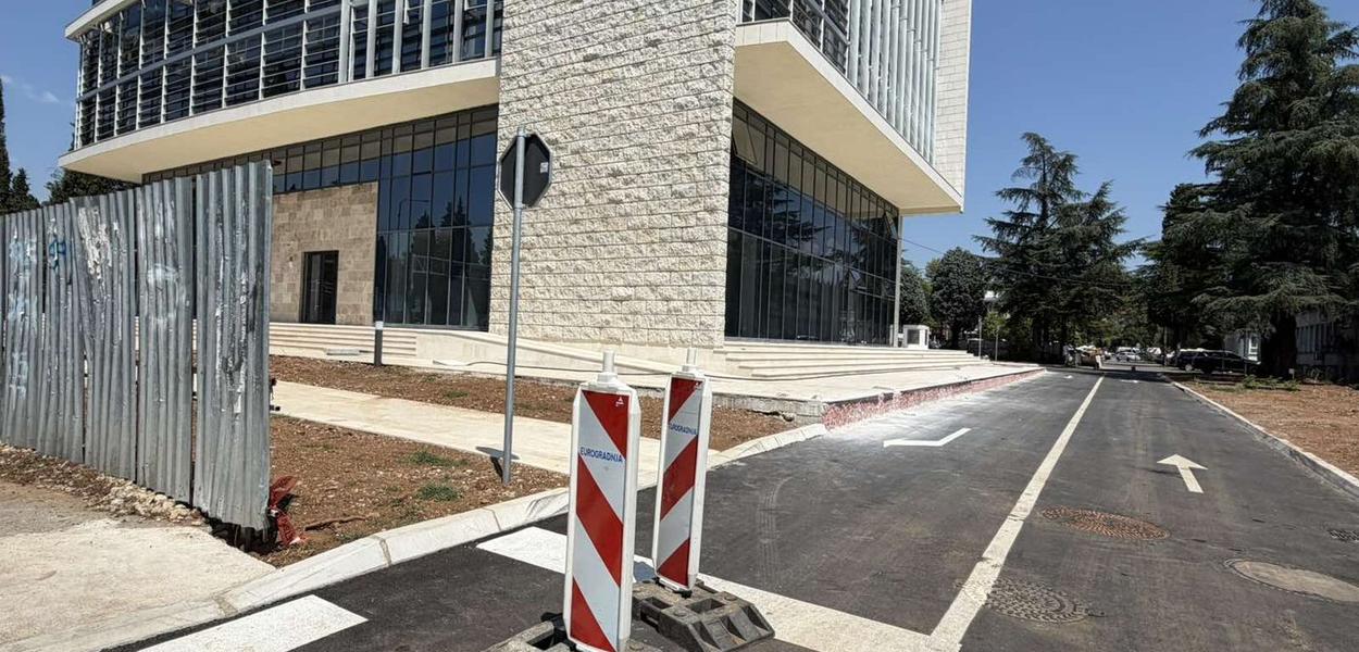 Ne zna se kada će adaptacija zgrade biti gotova