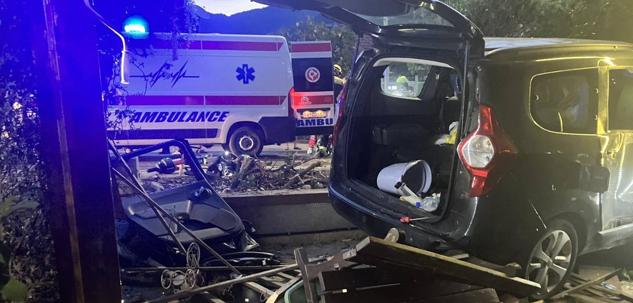 Sa mjesta nezgode (Foto: Radio Tivat)