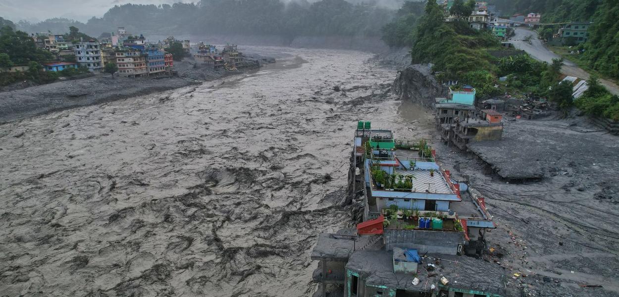 Poplave u Nepalu (Foto: AP/Rajesh Kumar Singh)