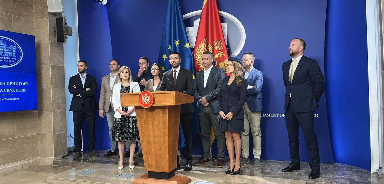 Poslanici DPS-a (Foto: Portal ETV/Tamara Klikovac)