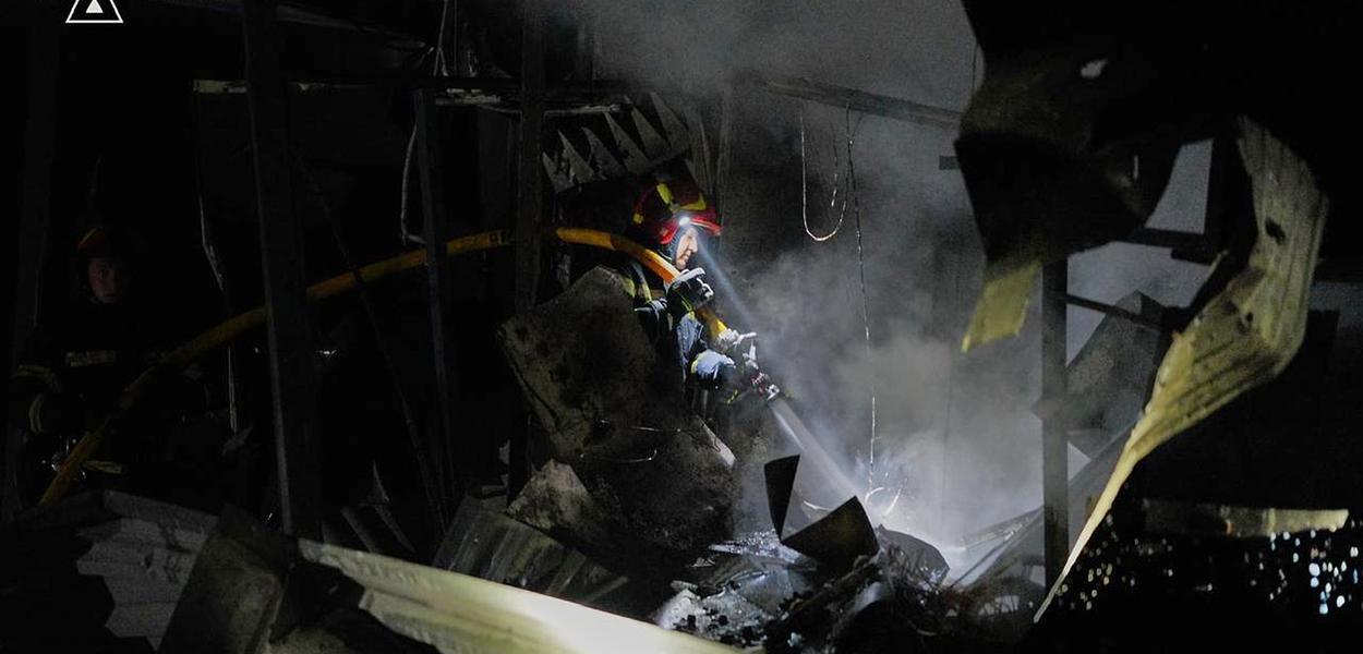 (Foto: Ukrainian Emergency Service via AP)