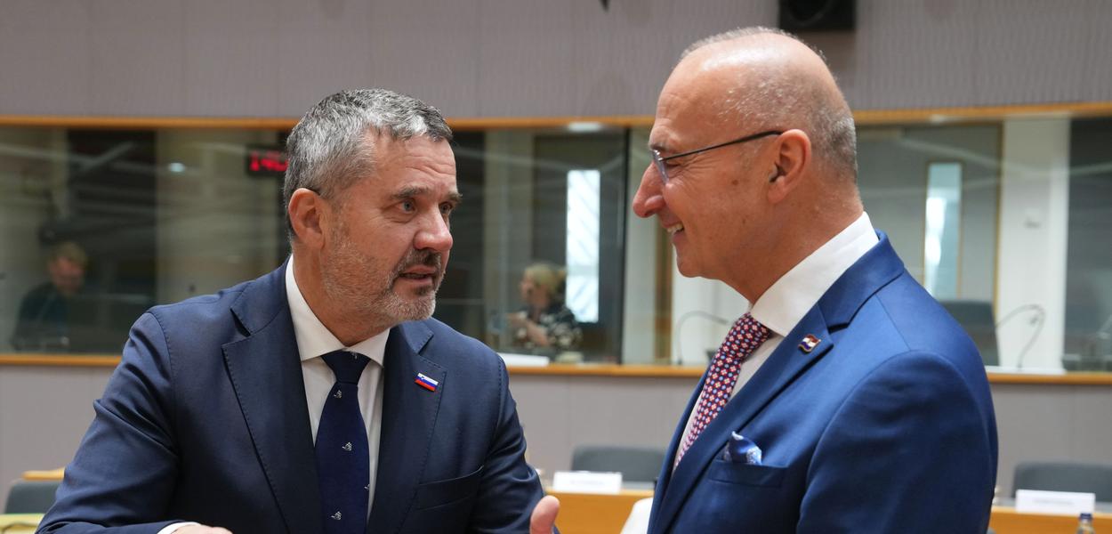 Tone Kajzer i Gordan Grlić Radman (Foto: AP Photo/Marius Burgelman)