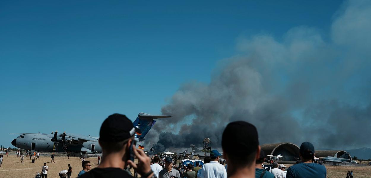 Sa mjesta nesreće tokom aeromitinga u Grčkoj, 5. septembar 2026. (Foto: AP Photo/Kallista Allaway)