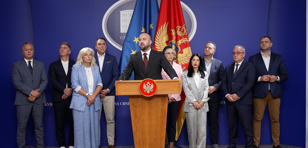 Nikolić at the press conference (Foto: Mediabiro)