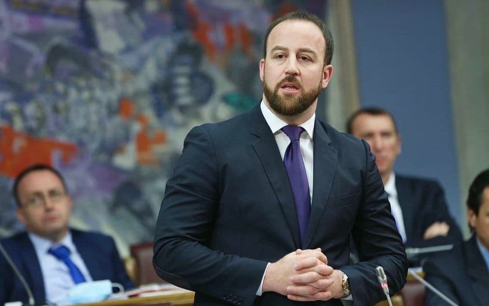 JEDINI GLAS OTPORA MANDIĆEVOM ,,OBIČAJNOM PRAVU": Poslanik Andrija Nikolić