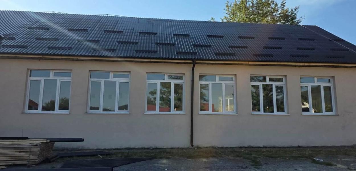 Rekonstruisan krov područnog odjeljenja u Kominima (Foto: MPNI)