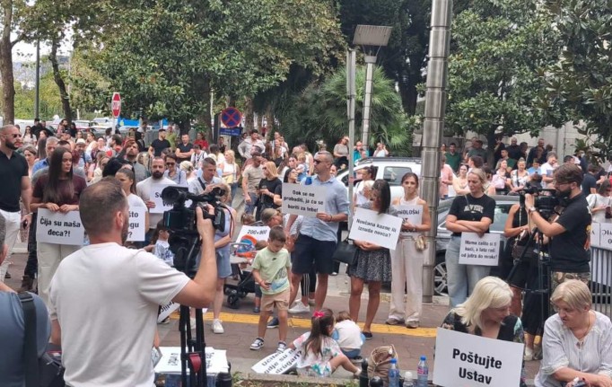 Sa protesta (Foto: Antena M/Ana Ašanin)