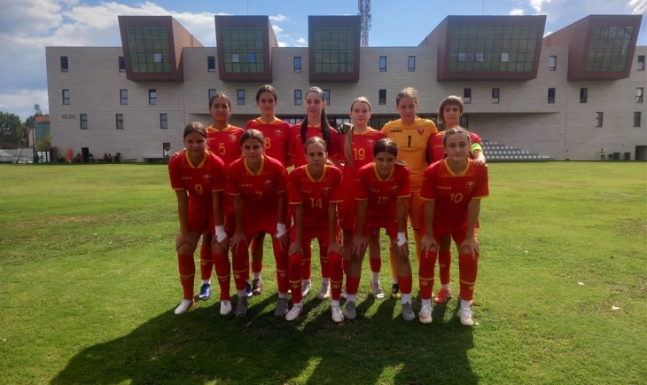 Ženska pionirska fudbalska reprezentacija (Foto: FSCG)