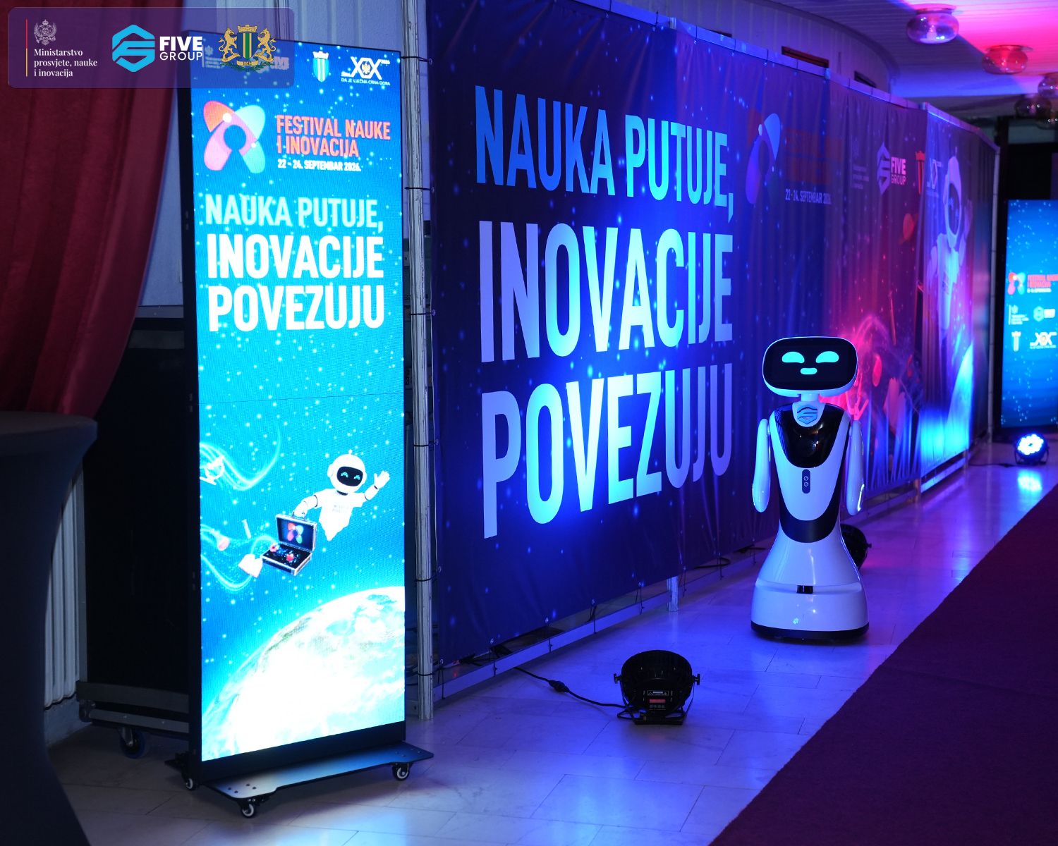 HUMANOIDNI ROBOT
