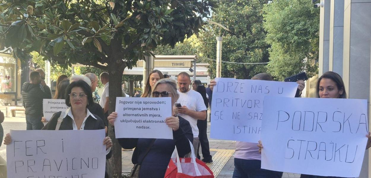 Protest podrške štrajkačima u Spužu (Foto: Portal ETV/MŽ)