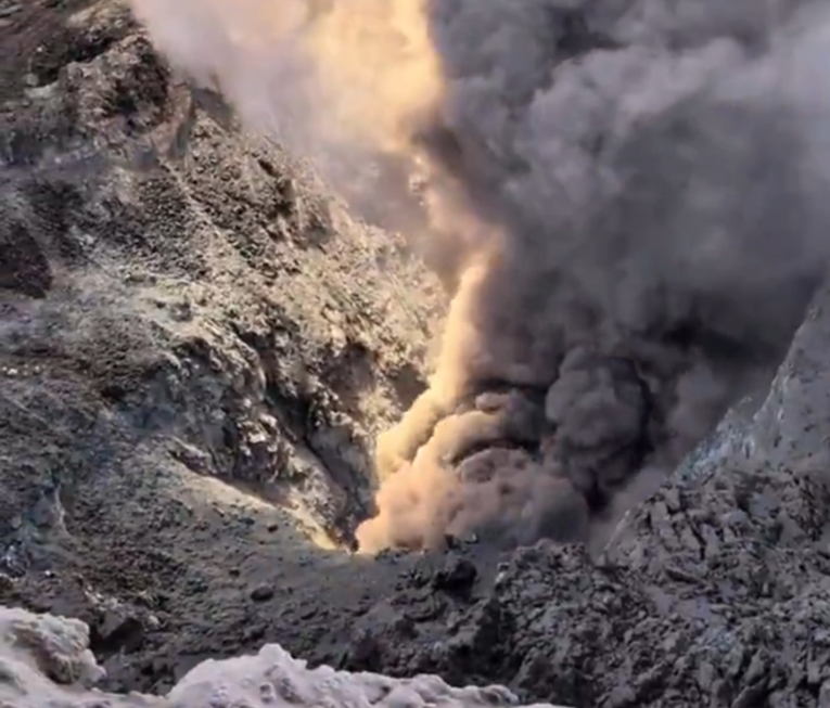 Erupcija Etne (Foto: X - stop kadar)