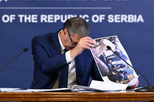 NAREDBODAVAC IZ SJENKE: Aleksandar Vučić
