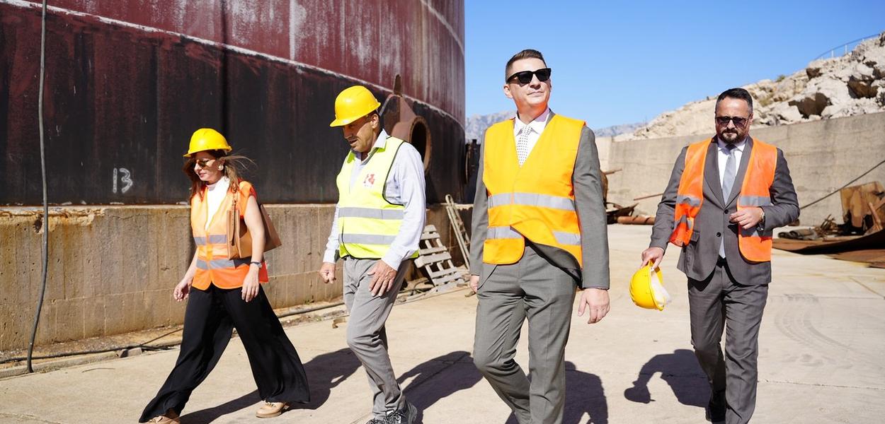 Ministar energetike i rudarstva Admir Šahmanović obišao radove u Luci Bar (Foto: Ministarstvo energetike i rudarstva)