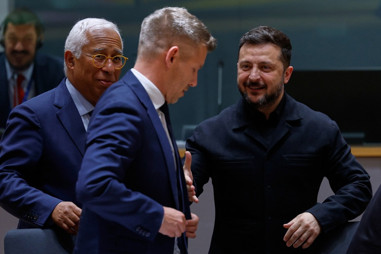 Košta, Mađar i Zelenski (Foto: AP)