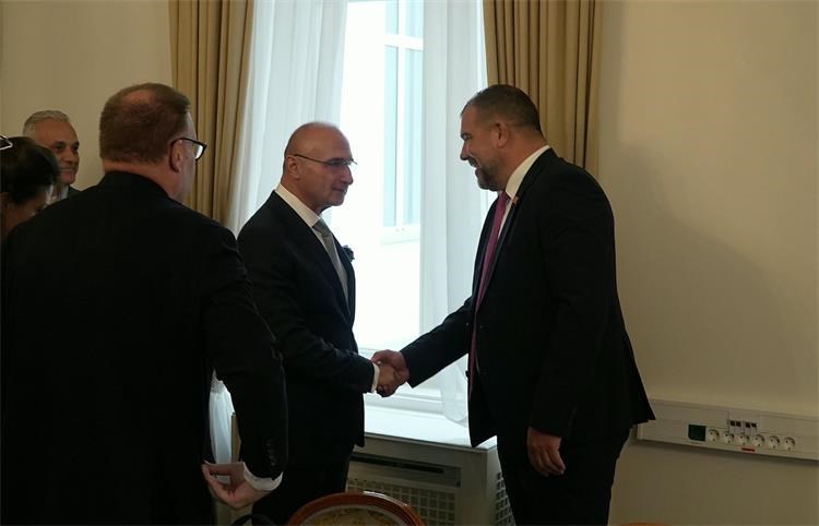 Gordan Grlić Radman i Dragan Krapović (Foto: Ministarstvo vanjskih i evropskih poslova Hrvatske)