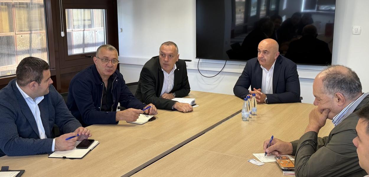 Joković na sastanku sa predstavnicima Sindikata uprave i pravosuđa i Sindikata prosvjete (Foto: MPŠV)
