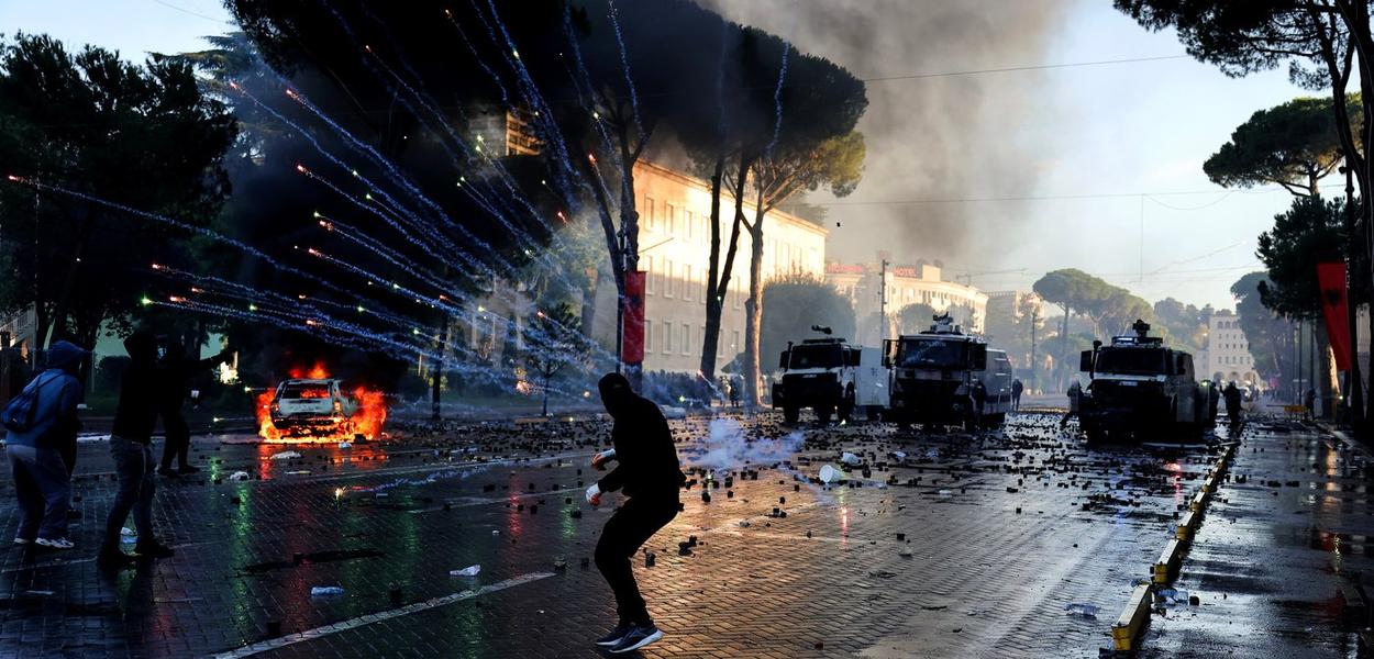 Protest u Tirani, Albanija, 17. oktobar 2026. (Foto: AP Photo/Hameraldi Agolli)