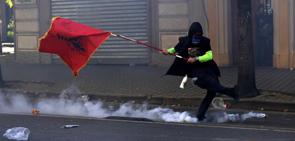 Protest u Tirani, Albanija, 17. oktobar 2026. (Foto: AP Photo/Hameraldi Agolli)