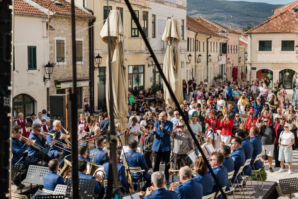 Događaj Trgu Nikole Đurkovića (Foto: Opština Herceg Novi)