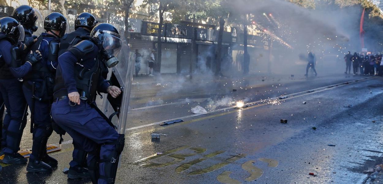Demonstracije  u Tirani  (Foto: AP/Boris Grdanoski)