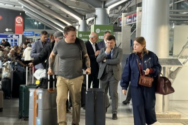 Mihail Zvinčuk i supruga Valerija na Aerodromu u Beograd (Foto: UGC)