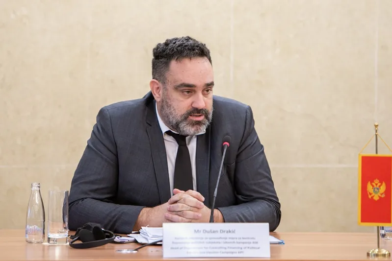 GDJE JE ON STAO, DIREKTORICA NASTAVILA: Bivši čelnik ASK-a Dušan Drakić